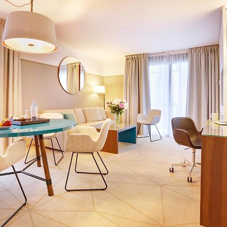 Fraser Suites Paris La Defense Курбевуа Экстерьер фото