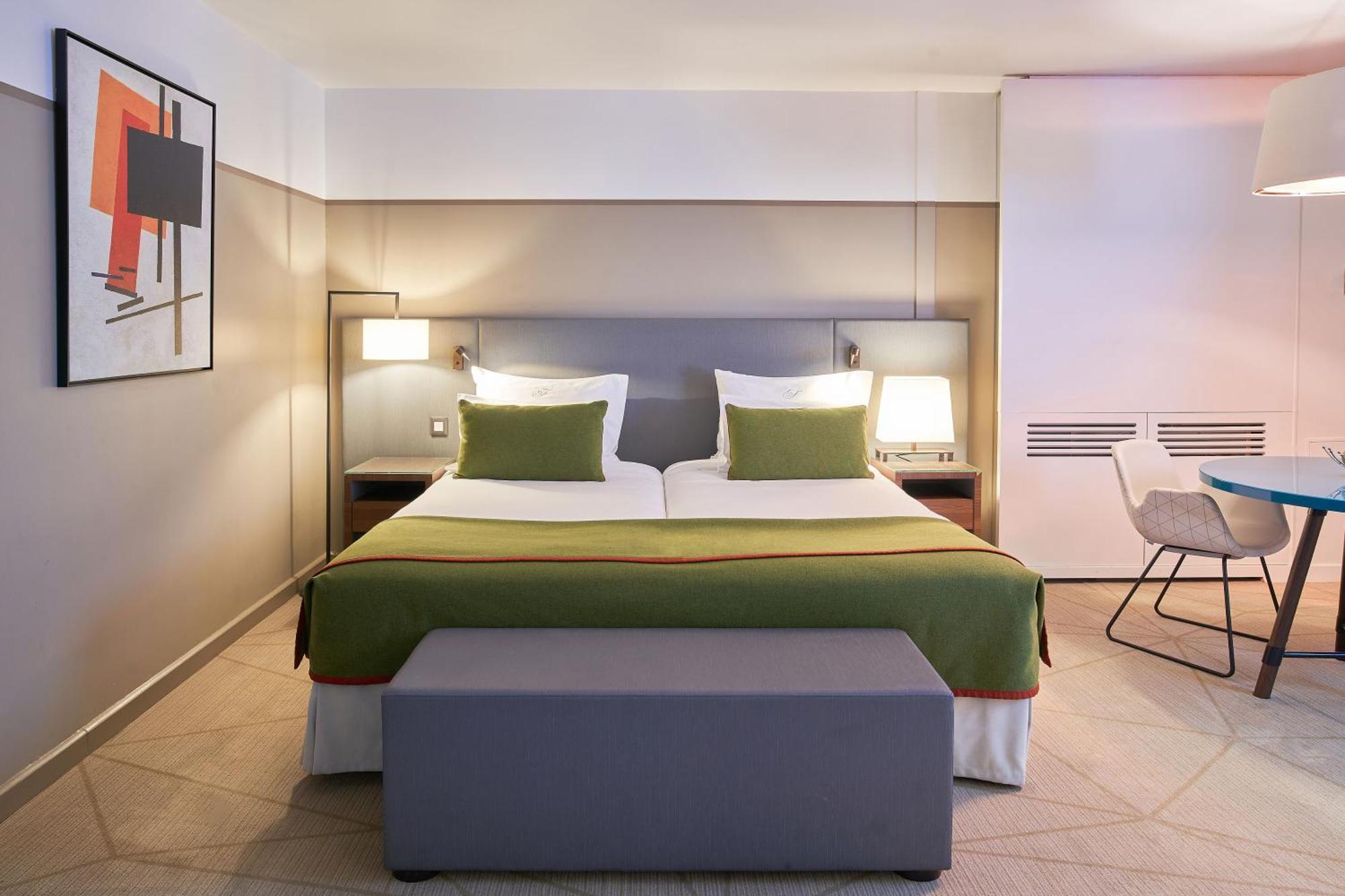 Fraser Suites Paris La Defense Курбевуа Экстерьер фото A room at the hotel