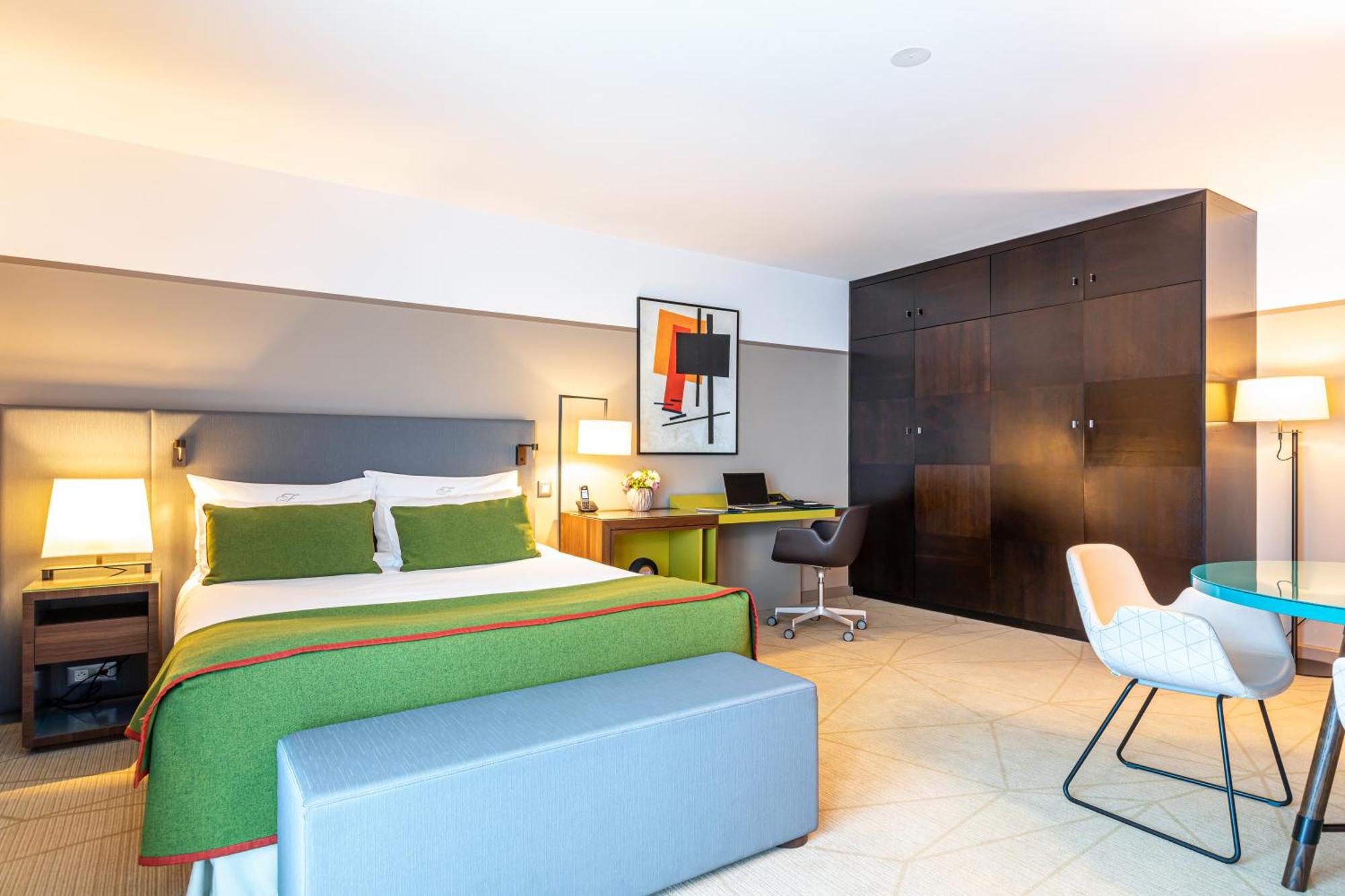 Fraser Suites Paris La Defense Курбевуа Экстерьер фото A room at the hotel