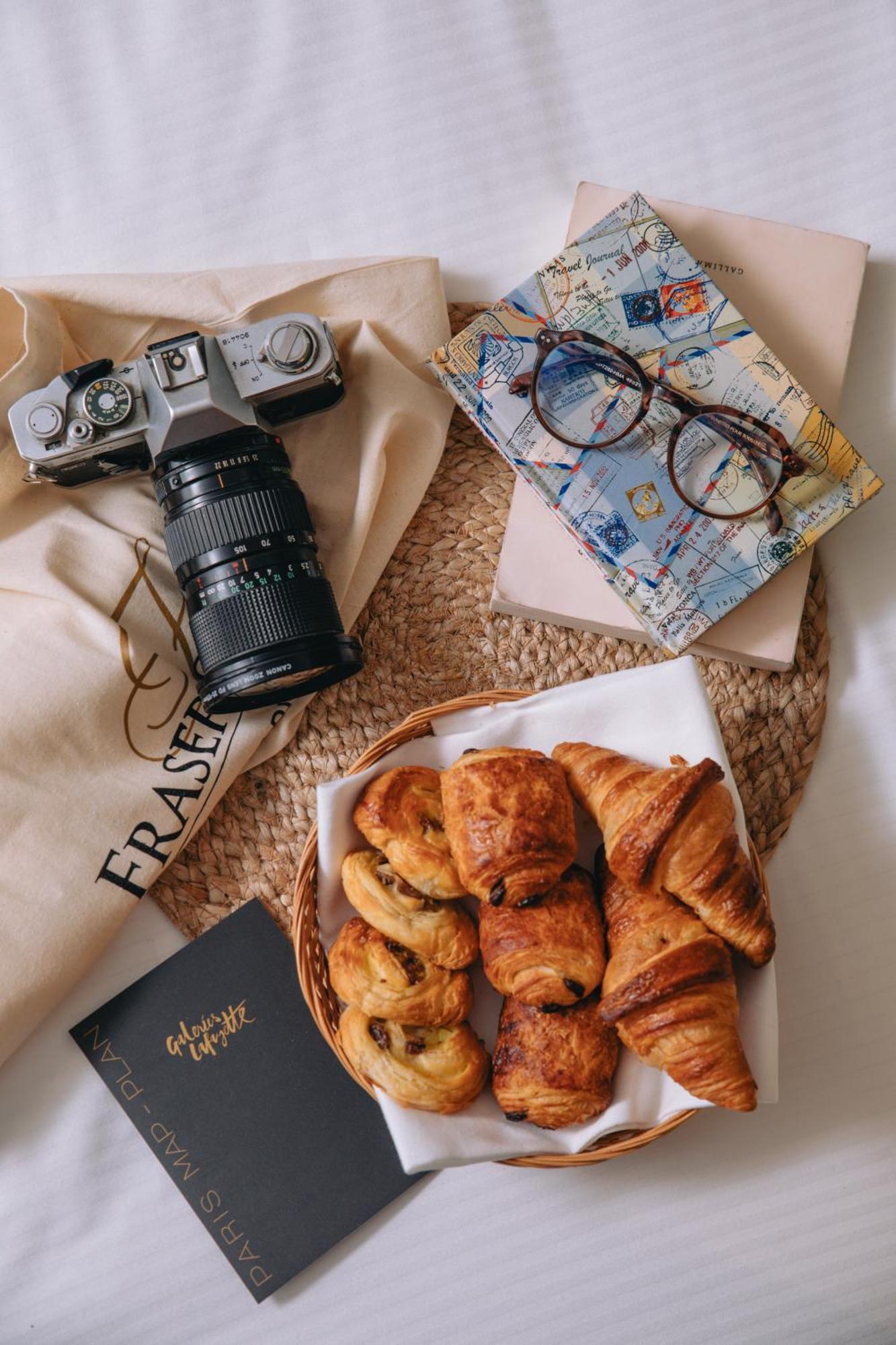 Fraser Suites Paris La Defense Курбевуа Экстерьер фото Croissants