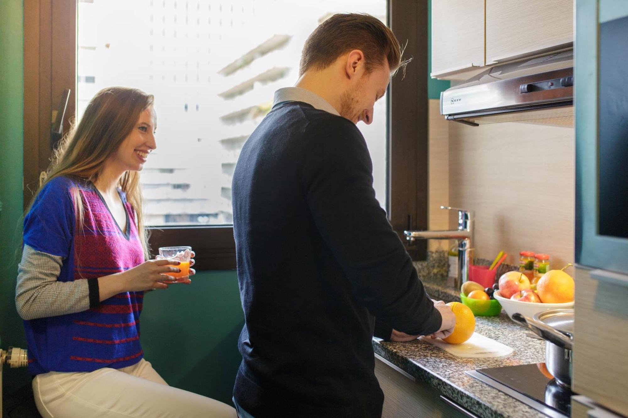 Fraser Suites Paris La Defense Курбевуа Экстерьер фото A couple cooking together